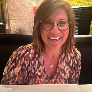 Meet your Posher, Tomi